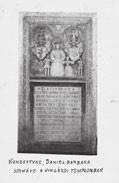 A hátoldalon a Magyar Filmiroda halvány bélyegzésével és ceruzás képmagyarázattal. Mérete: 17,5 x 12,5 cm.