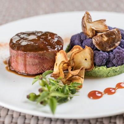 körte, szőlő Sous-Vide marhapofa, kelbimbó, karfiol, vargánya,