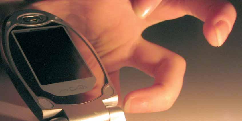 mindenre képes. azonban a gyakorlatban már 2-3 hete kapható Például alapból telefonálásra is alkalmas, ezen kívül zenelejátszóként is Magyarországon is. Az okostelefonok piacán funkcionál.