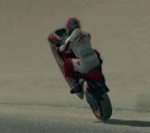 lehetőséget, hogy felpattanhat a Honda, Suzuki (a mi motorunk?), a Yamaha, az Aprilia, a Ducati vagy akár a Kawasaki csúcsjárgányaira.