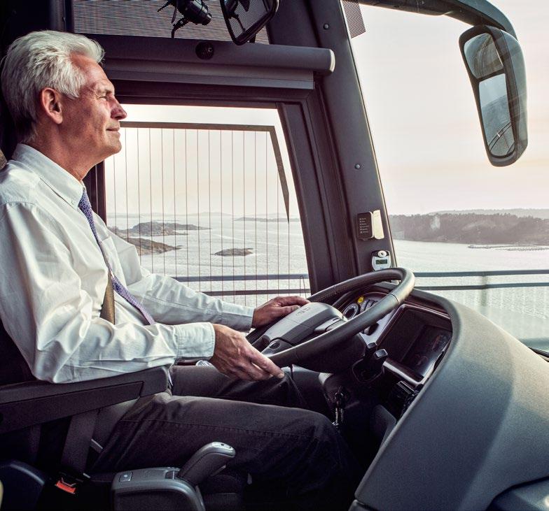 JÁRMŰVEZETŐI TELJESÍTMÉNY A gépjárművezetők álma A Volvo B11R minden más távolsági busznál nagyobb vezetési élményt és kényelmet kínál.