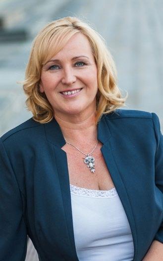 Szakterülete a stratégiai tervezés, a kereskedelmi és marketing-szervezetek és munkafolyamatok kialakítása,