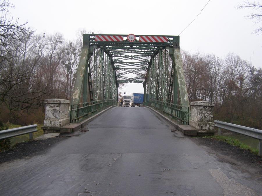 2010-es építésű híd kifejezetten jó állapotban van; nem csoda egy 7 éves műtárgytól, bár a tejfoga már kihullott.