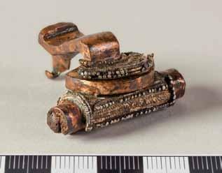 150 4. kép. Bronz fibula ezüst fedlappal a 27 síros szarmata temetőből (Bükkábrány-Bánya, XI. lelőhely) Fig. 4. A silver-plated bronze fibula from a Sarmatian cemetery with 27 graves from Bükkábrány-Bánya XI site 5.