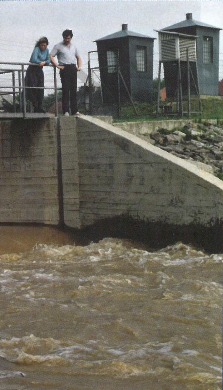 1989. év végére a létesítmények műszaki átadás-átvétele, illetve üzembe