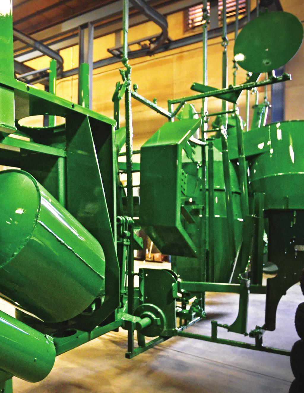 A Walinga Fergus, Ontario-beli üzemében felsőpályás szerelő rendszer működik.