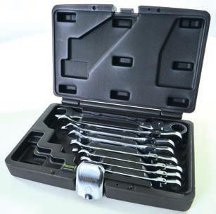 A cikkszám tartalma: 59 részes 12 1/4" dugókulcs betétek 4-4,5-5 - 5,5-6 - 7-8 - 9-10 - 11-12 - 13 mm 2 1/4" hosszabbítószár 50 és 150 mm 1 adapter 3/8" x 1/4" toldatokhoz, mint T