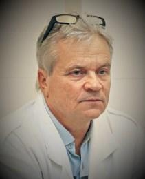 DR. CSÓKAY ANDRÁS KÁROLY Világhírű idegsebész, Prima Primissima díjas, Magyar Köztársasági Érdemrend nagykeresztjével kitüntetett orvos előadássa hitről, tudományról, házasságról,