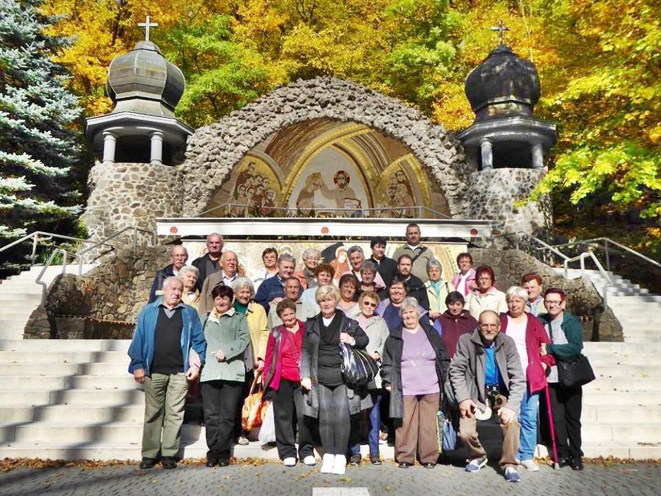 Új kilátó a Romhányi-hegyen Október 14-én szombaton gyönyörű reggelre ébredve útnak indultunk Magyarország római katolikus nemzeti kegyhelyére, a ferences