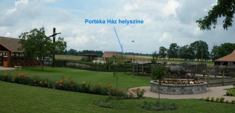 Magyar Szürkék Útja - Hajdúnánás Portékaház felépítése Kendereskertben