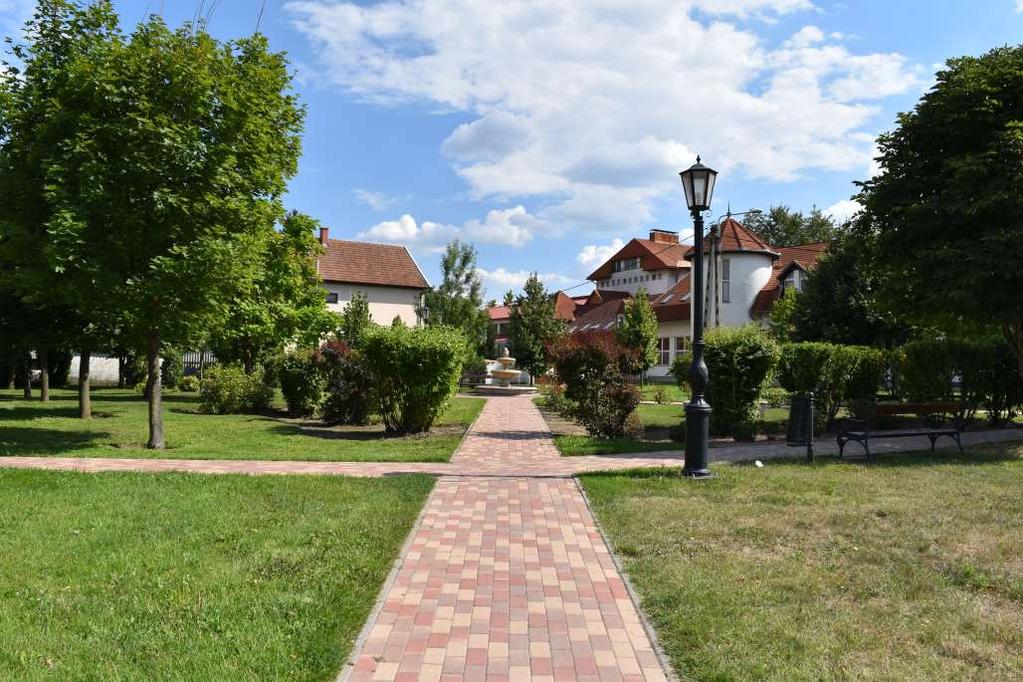 33 Közparkok, közterületek A közterületek egységes jellege, karaktere érdekében a zöldterületek térbútorait egységes koncepció alapján szükséges megvalósítani.