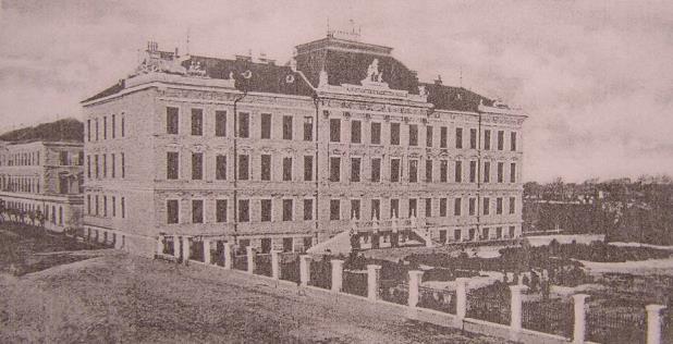 utcai homlokzata 84.