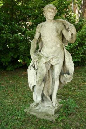 emlékműve 113.
