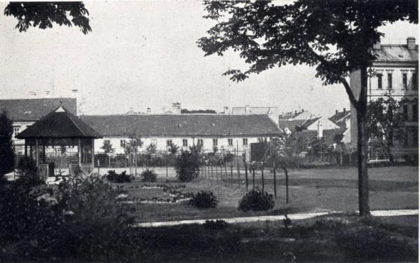 utcai homlokzata 120.