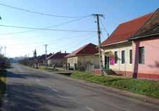 az Általános Iskola, az Óvoda, valamint a Szentháromság plébánia.