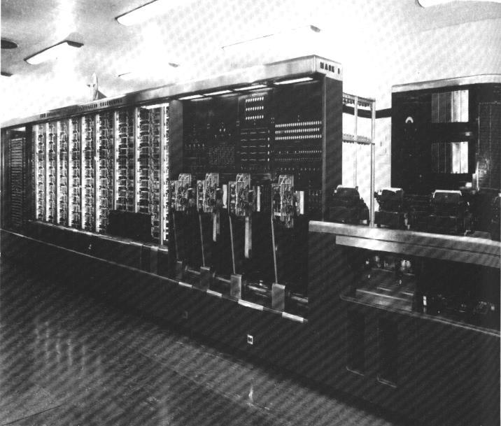 Az első teljesen automatikusan működő általános célú digitális számítógépet az Egyesült Államokban, a Harvard egyetemen fejllesztették ki Howard Aiken vezetésével.