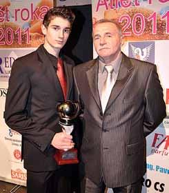 30. DECEMBRA 2011 v MESTSKÉ NOVINY ŠPORT / 15 Atlétom roka 2011 sa stala trojskokanka Dana Velďáková, ktorá sa na tróne ocitla prvý raz v kariére.