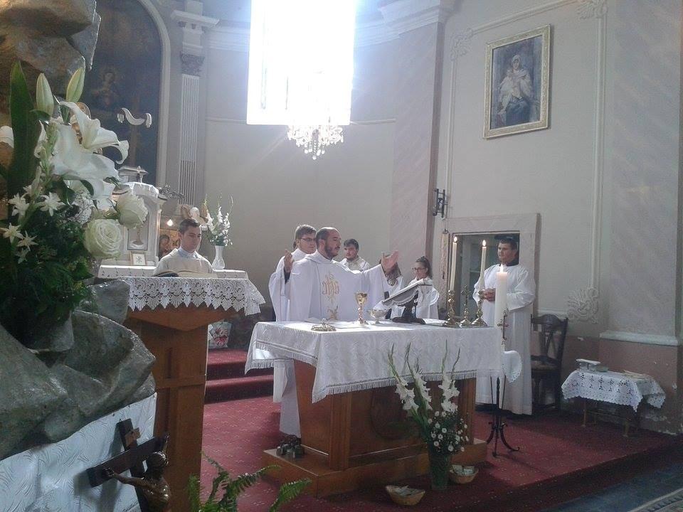 Az ünnepi szentmisét Vas Csaba atya, lazarista szerzetes, a nagyváradi Szent Katalin templom plébánosa celebrálta.