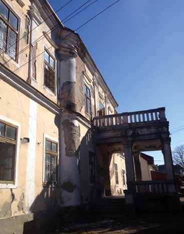 Medieval churches have been preserved in the settlements considered to be the centres of the sub-region in the past centuries and nowadays, in Crasna or Nușfalău.