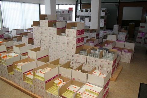 Raktárkészletünk mindig napra kész. Termékeinket partnereink segítségével juttatjuk el fodrászatokba és fodrászkellék szaküzletekbe.