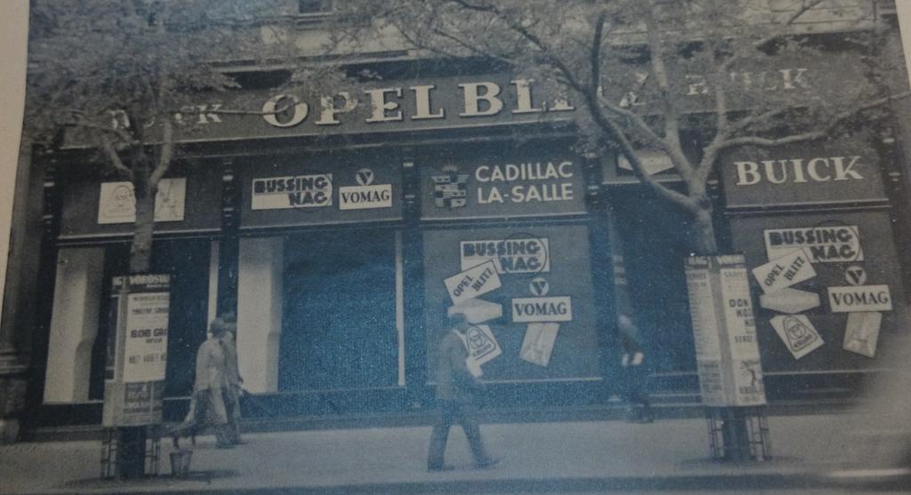 40 2,5 tonna teherbírású teherautók, majd 1936-ban elkészül a 3 tonnás verzió is, melybe az Admiral személyautó 3,6 literes motorja került. A Generál Árukereskedelmi Rt.
