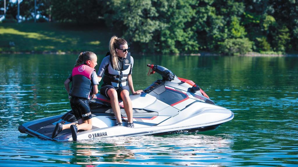 A világ legmegbízhatóbbnak tartott vízi járműve Napjaink WaveRunner hajóit hosszú évek tapasztalatai alapján világszerte megbízhatóságukról és nagy teljesítményükről ismerik emögött a hatékony 4