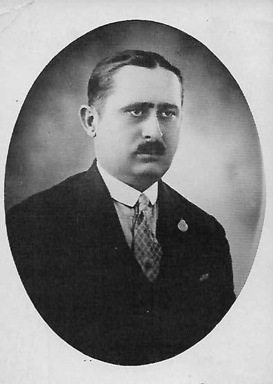 152 1956 forradalma Sas István Egy jászberényi népművelő 56-ból Szívós József Jászberényben született 1929. május 19-én. Szüleivel Jászberényben lakott a Kossuth úton. Édesapja, Szívós István az I.