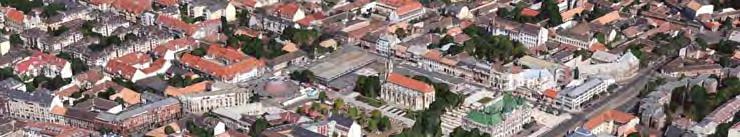 Palota központja felé. Az utcaszerkezet és a tömbök struktúrája ezeken a területeken jelentősen csak a lakótelepek helyén változtak meg. 73. ábra: Szent István tér jelenleg Forrás: www.google.