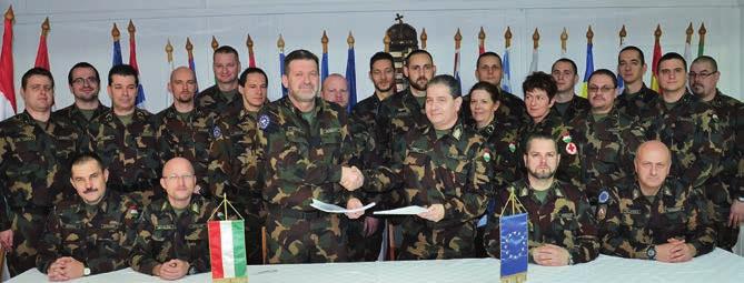 NATO-parancsnokságon. A nápolyi NATO Szövetséges sszhaderőnemi Parancsnokság a katonai műveletek előkészítését, tervezését és végrehajtását koordinálja.