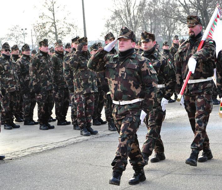 Orosz Zoltán altábornagy, a Honvéd Vezérkar főnökének helyettese és ristinal ernea vezérőrnagy, román vezérkarifőnök-helyettes írták alá.