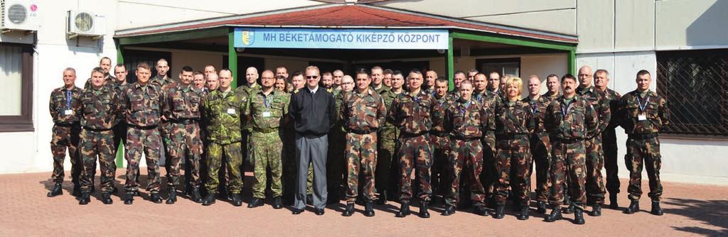 törzsanyagból munka mellett, a saját maguknak diktált ütemben készülhetnek fel mind a vizsgára, mind pedig az összevont, illetve a kötelékkiképzés végrehajtására.