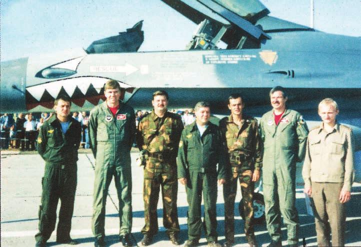 Szolnok Vegyes Szállítórepülő Dandár S z ovj e t u n i ó: MiG 2 A Fulcrum 14.