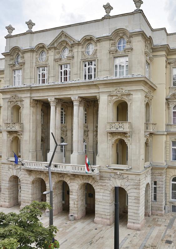 Állam-és Jogtudományi Kar Állam- és Jogtudományi Kar A jogtudomány oktatása 1667 óta az Egyetem önálló karán folyik.