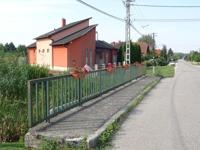 követik.