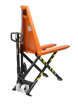 BT Lifter L-series LHM300 Amikor nehéz rakományt kell megmozdítani A 3000 kg teherbírású BT Heavy Lifter megbirkózik a legkomolyabb terhekkel is.