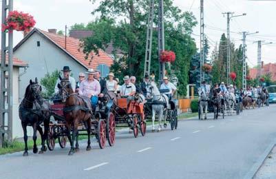 MI ÚJSÁG FÉNYSZARUN? 2018/7 3 JÁSZFÉNYSZARU KITÁRTA KAPUIT Beszámoló a XXIV. Jász Világtalálkozó eseményeiről (folytatás a 2. oldalról) Győriné dr.