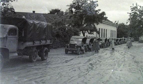 . Meg kell állapítani, hogy ellentétben a többi lappal a Magyar Rendőr szinte már az első pillanatoktól kezdve jelen volt a helyszínen.