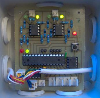 Az alábbi képeken a mikrokontrolleres egységek láthatók. Az első a SMART (4.3. ábra), ahol az ATmega 162-es mikrokontroller mellett csak a MAX232 és a MAX485 kommunikációs illesztő IC-k kaptak helyet.