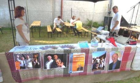 vysušenie, prežehlenie a úprava okrajov látky). Dúfam, že tam hore bol spokojný a že sa na nás nehneval, kot zmo si ho takto uctili.