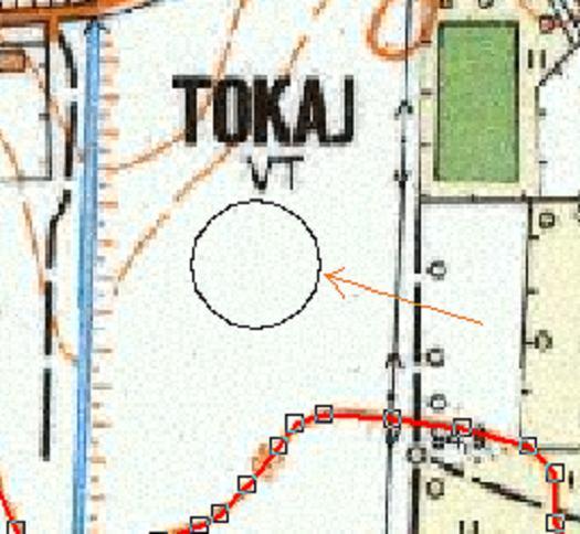 Geoinformatika a környezetvédelemben 3 Néhány jó tanács a szintvonalak digitalizálásához: - szintvonalak sosem keresztezik egymást, ha ilyen keletkezik, akkor valami el lett rontva; - nem kell