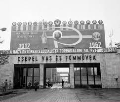 Vissza az időben 1968: a társadalmi- és tulajdoni viszonyok szerepe A szocializmus derekán 1968.