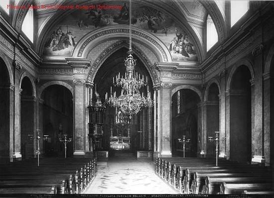 1. ábra: A Belvárosi Főplébániatemplom belseje a 1894 körül (Klösz György felvétele.