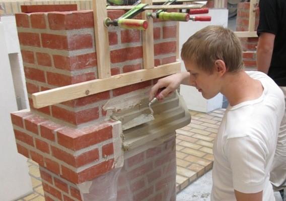 A SKILLCO projekt célja, hogy azonosítsa a legsürgetőbb és legszéleskörűbb képzettségi hiányosságokataz építőipar jelenében és jövőjében, és tanulási egységeket, képzési