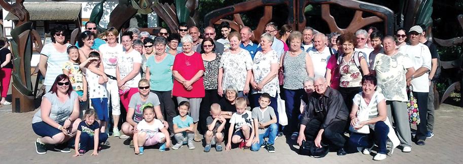 14 mozaik A PAKSZ hírei Az elmúlt időszakban 3 programot szerveztünk. Az áprilisi Retro Disco ismét teltházzal zajlott, a korábbiakhoz hasonló jó hangulatban.