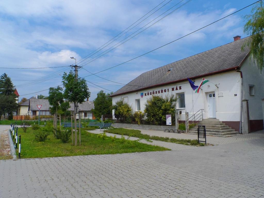E) ZÖLDFELÜLETEK Zöldfelületeken a település közterületi, közintézményi zöldfelületeit értjük.