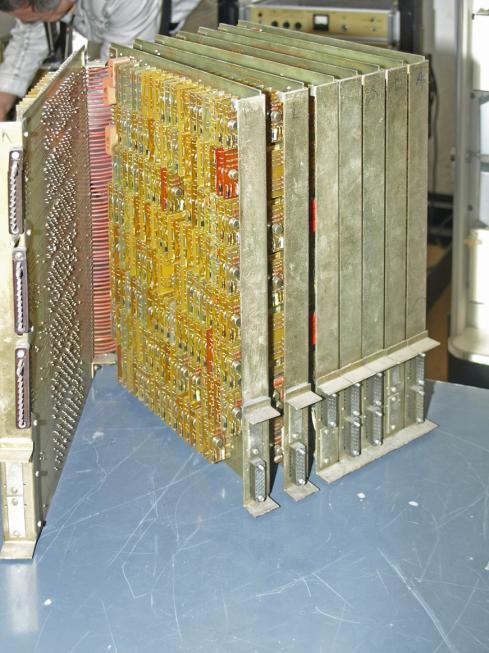 Az A7 8 lemezen készült el, kb. 1200 mikrokárdot tartalmazott, szemben az A3 és A4 együttesen kb. 1000 mikrokárdjával.