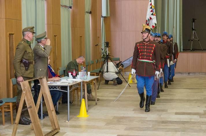 novemberében kiváló eredménnyel tette le az MHKHSZ gyalogsági alaki és küllemi minősítő