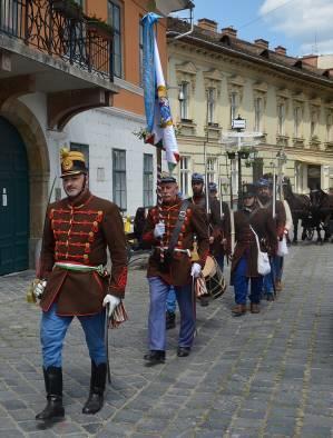 fegyverek, felszerelések iránt, öröm volt a sok mosolygó