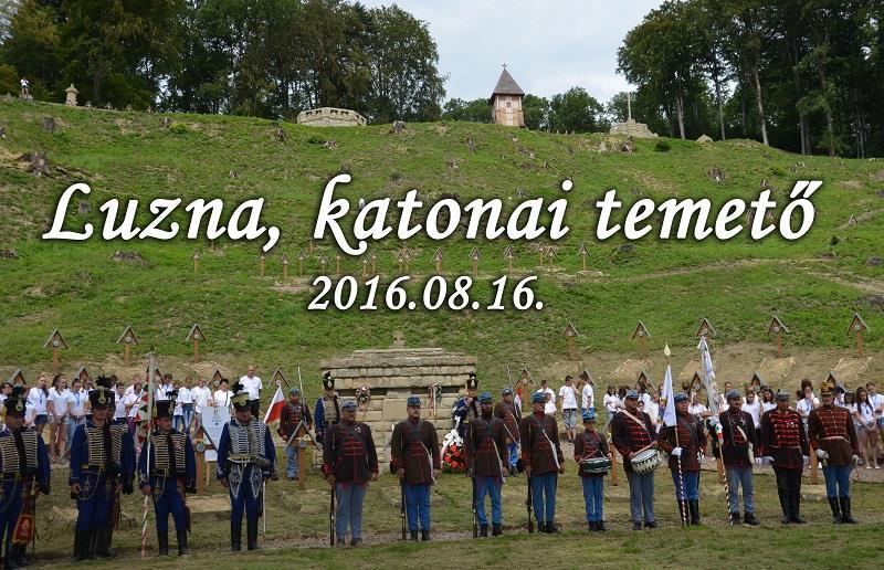díszelgési és menetgyakorlatokat.