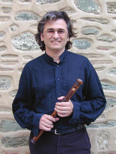 KIEMELT KONCERT / MAJOR CONCERT Kostis Papazoglou (GRE) Barokk hangverseny / Baroque Concert Augusztus 3. szerda, 17:00 I Zsinagóga Wednesday, 3rd August, 5 p.m.